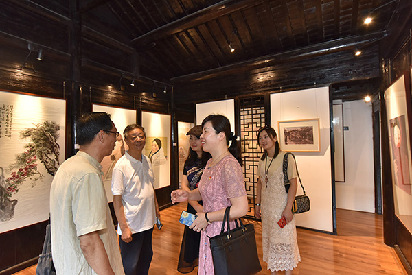 青年学子美术作品联展在吴蓬艺术院开幕